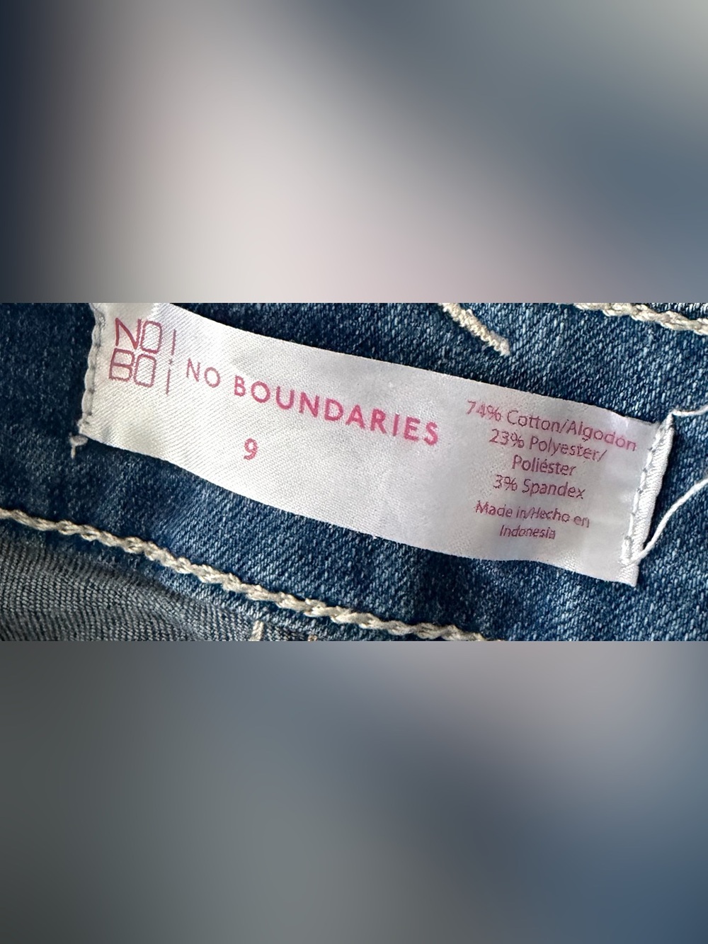 No Boundaries Distressed Denim Shorts Frayed Cutoff Y2K  Size 9 - Picture 6 of 6